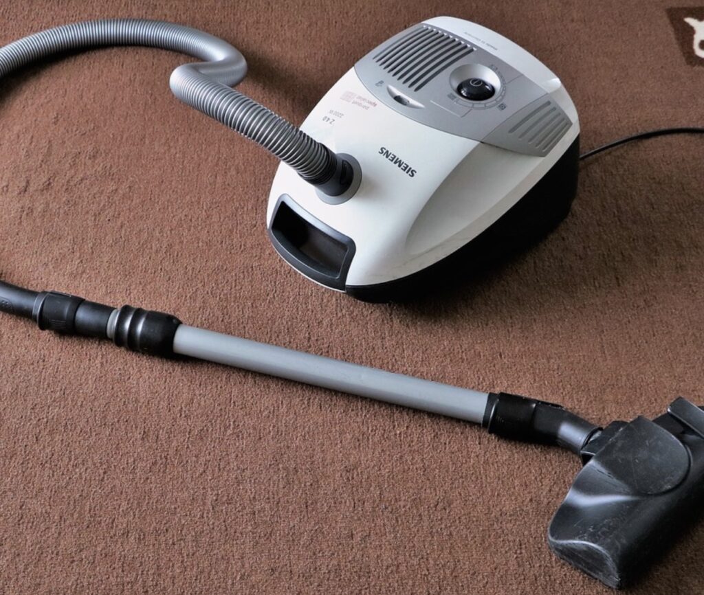 Aspirateur avec sac
