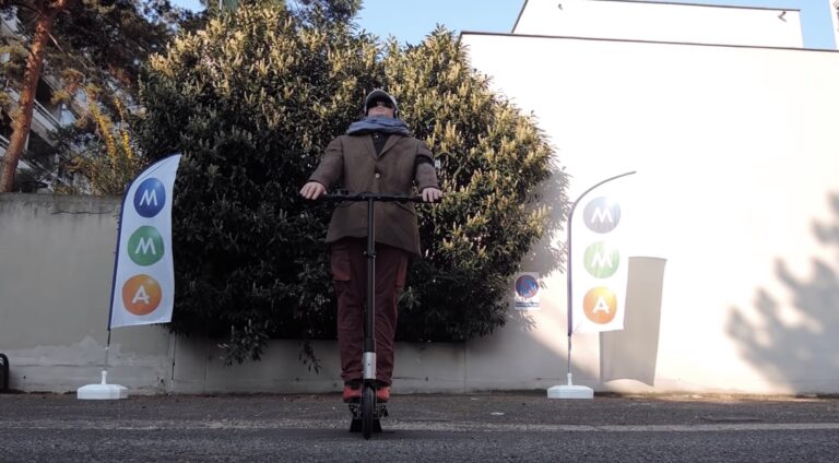 Crash-test d'une trottinette électrique