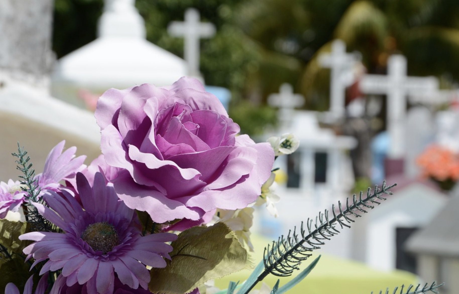 Comment décorer un monument funéraire ?