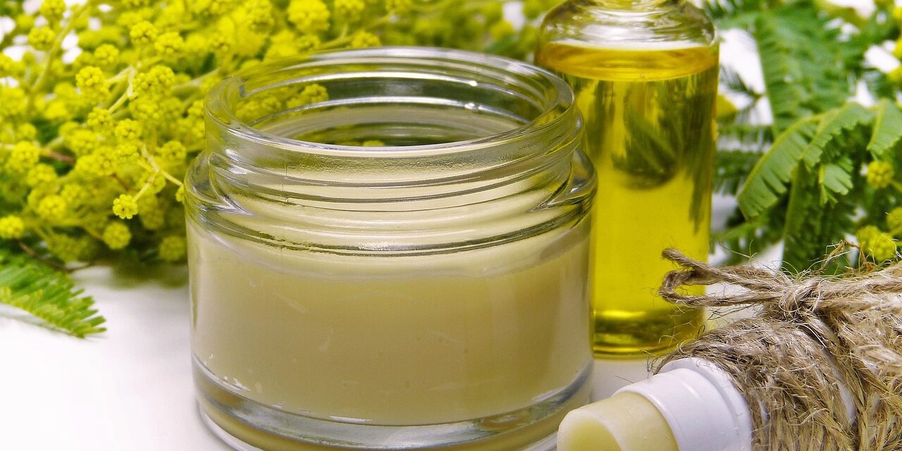 Faut-il choisir de l’huile d’argan ou le beurre de karité pour vos soins ?