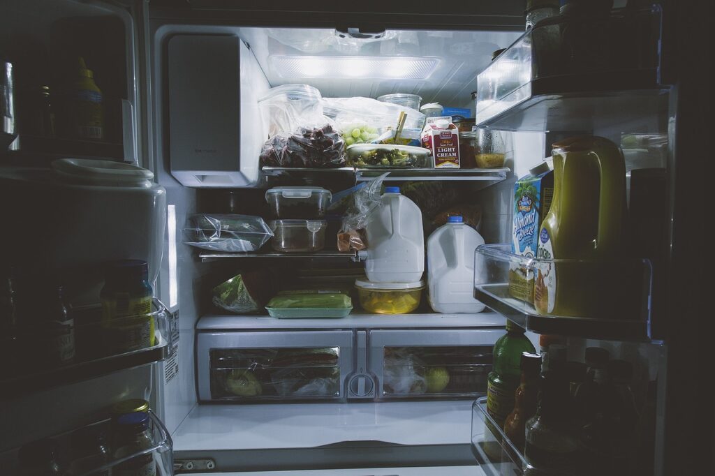 Voici le nettoyant le plus sain et le plus efficace pour votre réfrigérateur