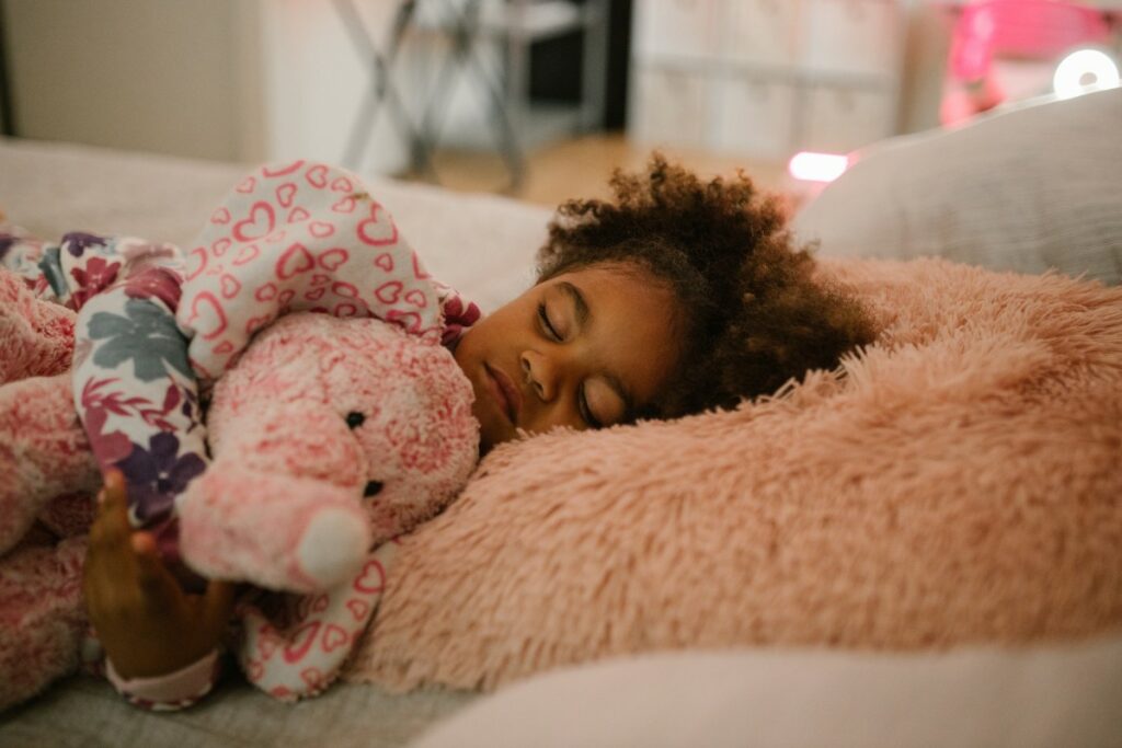 Nuits agitées : comment aider votre bébé à dormir paisiblement toute la nuit ?