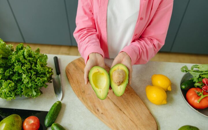 Comment faire pousser un noyau d&rsquo;avocat à la maison, étape par étape
