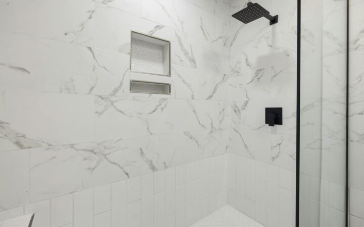 Prix rénovation salle de bain 10m2 : tout ce qu&rsquo;il faut savoir pour budgéter son projet
