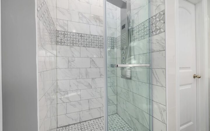 Rénovation salle de bain petit budget : transformer l&rsquo;espace sans vider son compte