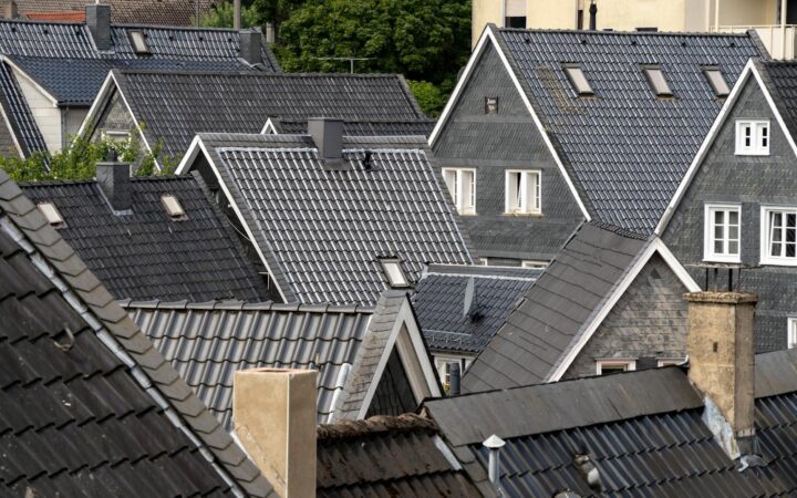 Rénovation de toiture : comment bien choisir ses tuiles selon son bâtiment ?