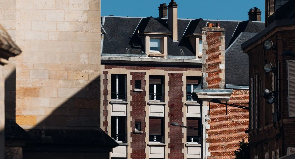 Illustration, reparation faitage toiture prix